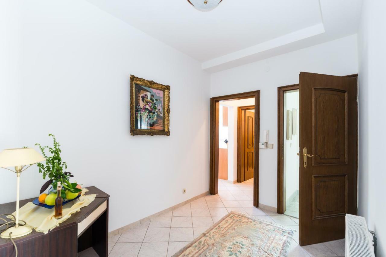 Apartments Victoria Задар Экстерьер фото