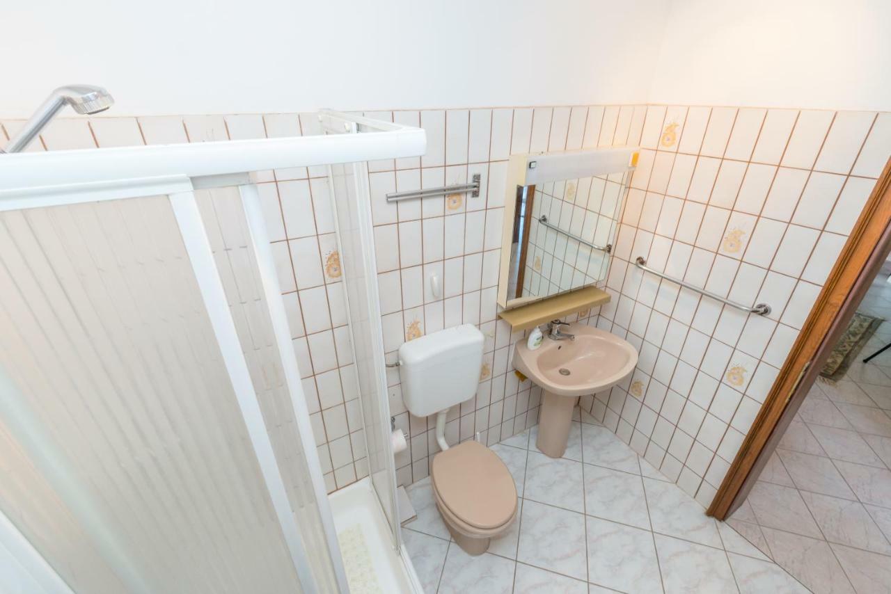 Apartments Victoria Задар Экстерьер фото