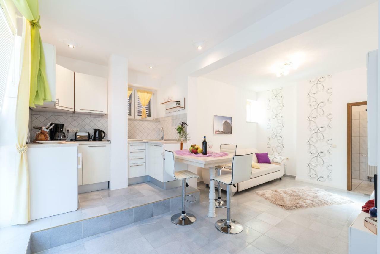 Apartments Victoria Задар Экстерьер фото